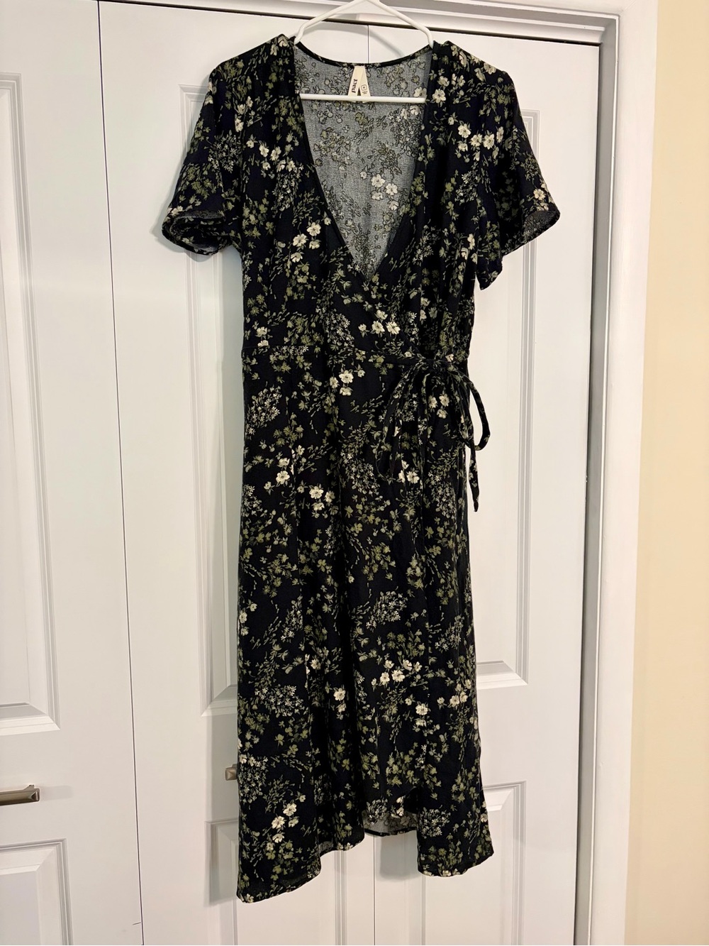 Pact Black Wildflowers Cafe Crepe Dress, Medium